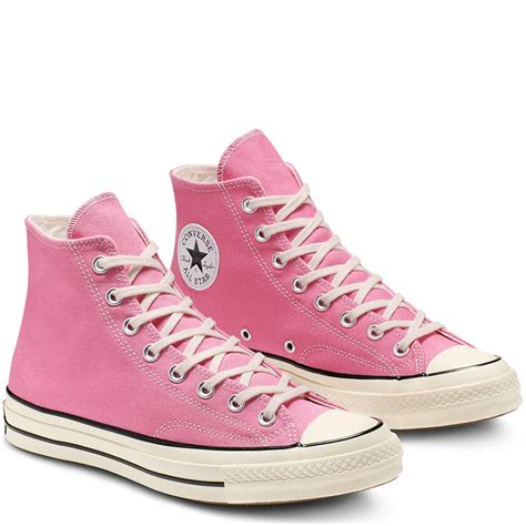 hightop pink converse.